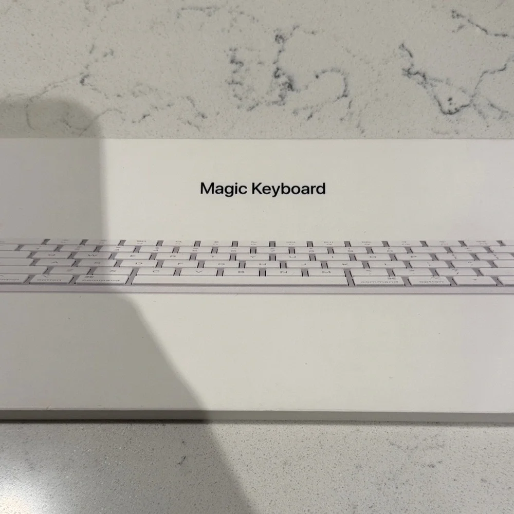 Apple Magic Keyboard in White